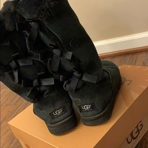 BLACK UGG BOOTS